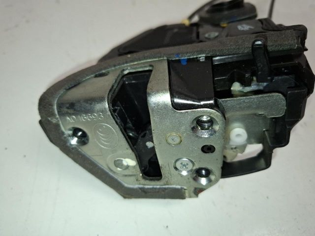 bontott TOYOTA VERSO Bal hátsó Ajtózár