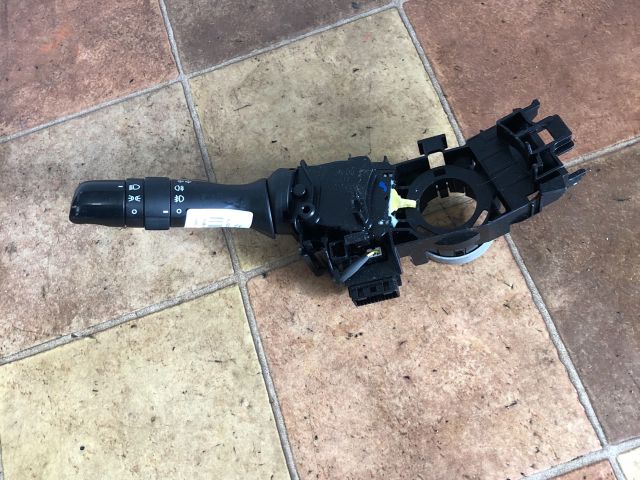 bontott TOYOTA VERSO Bal Kormánykapcsoló Irányjelző