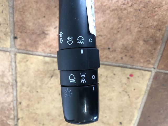 bontott TOYOTA VERSO Bal Kormánykapcsoló Irányjelző