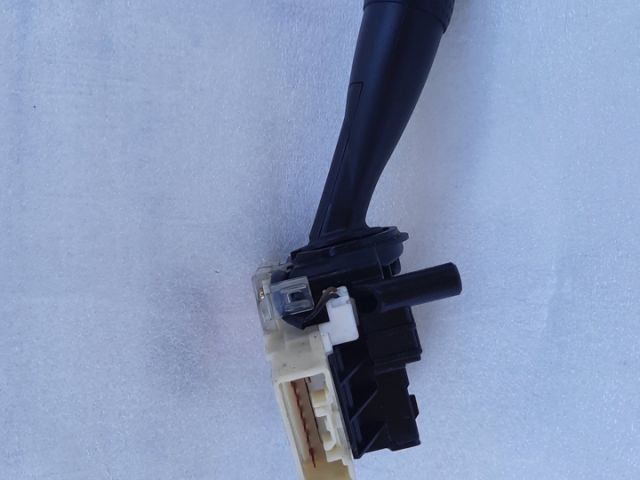 bontott TOYOTA VERSO Bal Kormánykapcsoló Irányjelző