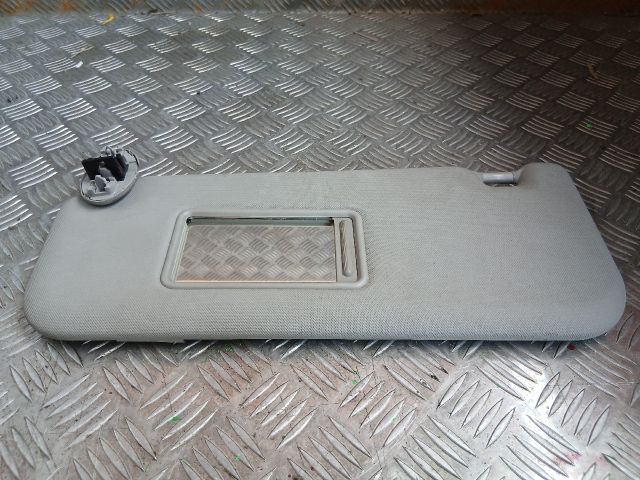 bontott TOYOTA VERSO Bal Napellenző