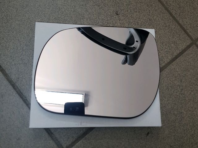 bontott TOYOTA VERSO Bal Tükörlap