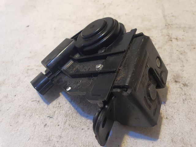 bontott TOYOTA VERSO Csomagtérajtó Zárszerkezet