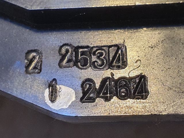 bontott TOYOTA VERSO Csomagtérajtó Zárszerkezet