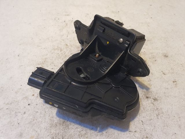 bontott TOYOTA VERSO Csomagtérajtó Zárszerkezet