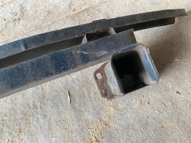 bontott TOYOTA VERSO Első Lökhárító Merevítő (Fém)