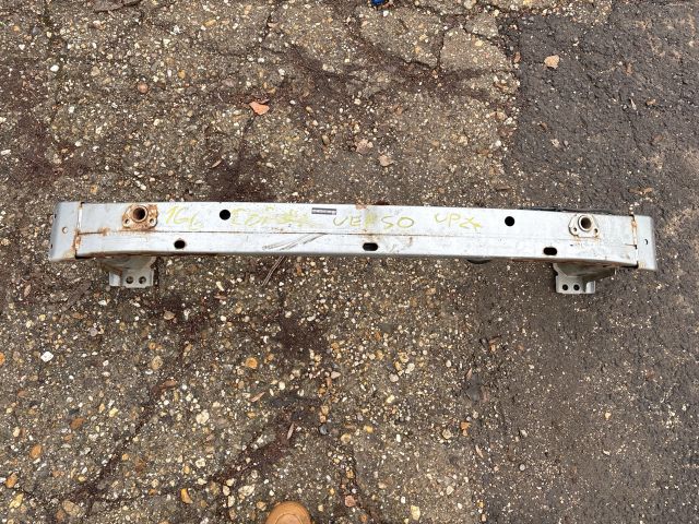 bontott TOYOTA VERSO Első Lökhárító Merevítő (Fém)