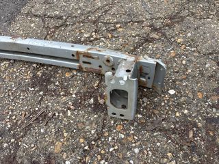 bontott TOYOTA VERSO Első Lökhárító Merevítő (Fém)