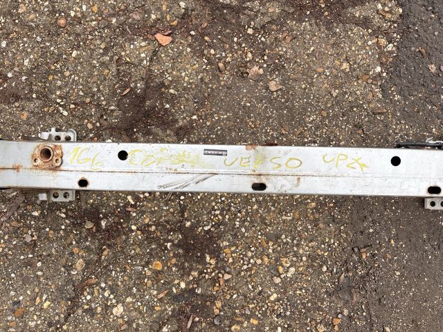 bontott TOYOTA VERSO Első Lökhárító Merevítő (Fém)