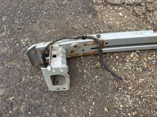 bontott TOYOTA VERSO Első Lökhárító Merevítő (Fém)