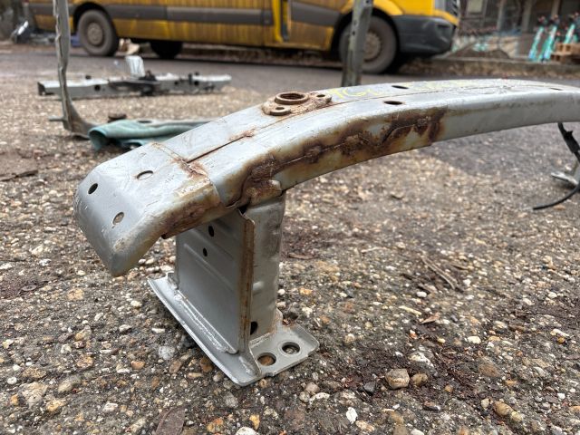 bontott TOYOTA VERSO Első Lökhárító Merevítő (Fém)