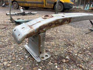 bontott TOYOTA VERSO Első Lökhárító Merevítő (Fém)