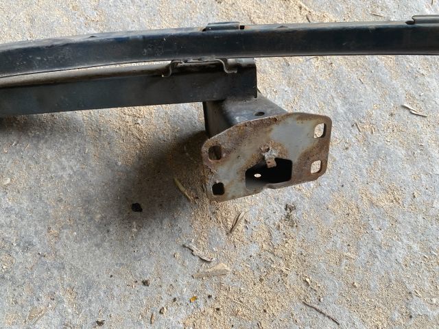 bontott TOYOTA VERSO Első Lökhárító Merevítő (Fém)