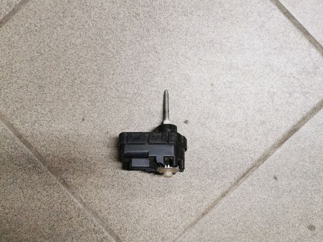 bontott TOYOTA VERSO Fényszórómagasság Állító Motor (Pozíciófüggetlen)