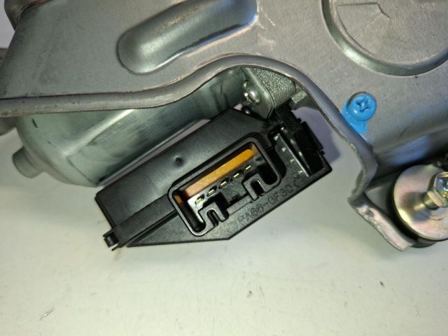 bontott TOYOTA VERSO Hátsó Ablaktörlő Motor