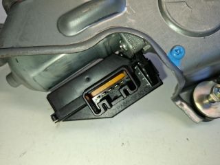 bontott TOYOTA VERSO Hátsó Ablaktörlő Motor