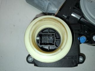 bontott TOYOTA VERSO Jobb első Ablakemelő Motor