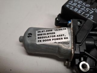 bontott TOYOTA VERSO Jobb első Ablakemelő Motor