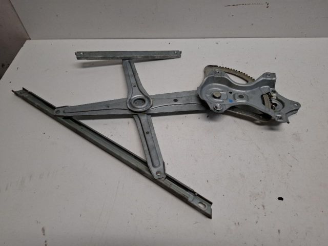 bontott TOYOTA VERSO Jobb első Ablakemelő Szerkezet (Elektromos)