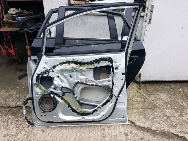 bontott TOYOTA VERSO Jobb első Ajtó (Üres lemez)