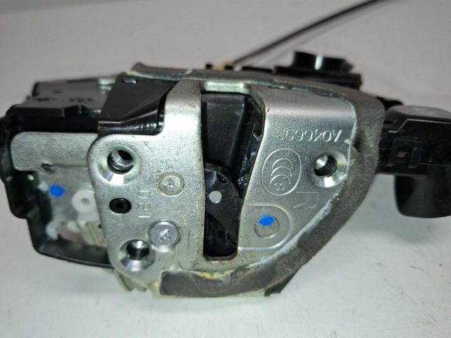 bontott TOYOTA VERSO Jobb első Ajtózár