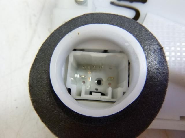 bontott TOYOTA VERSO Jobb első Ajtózár