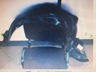 bontott TOYOTA VERSO Jobb első Első Dobbetét (Kerékjárati, Műanyag)