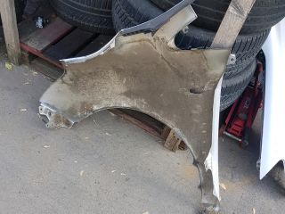 bontott TOYOTA VERSO Jobb első Sárvédő