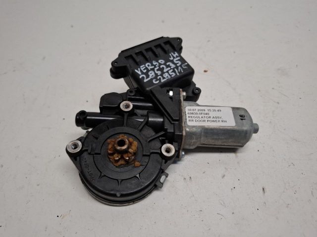 bontott TOYOTA VERSO Jobb hátsó Ablakemelő Motor