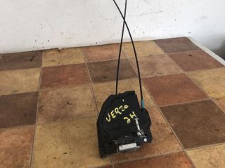 bontott TOYOTA VERSO Jobb hátsó Ajtózár