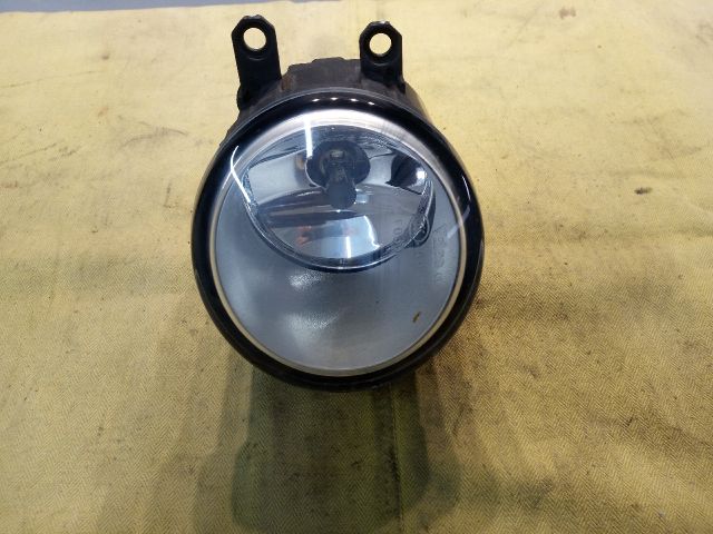 bontott TOYOTA VERSO Jobb Ködfényszóró