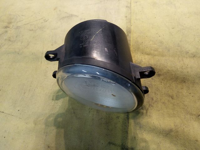 bontott TOYOTA VERSO Jobb Ködfényszóró