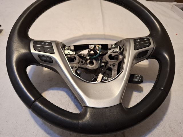 bontott TOYOTA VERSO Multikormány