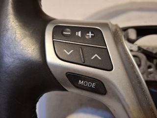 bontott TOYOTA VERSO Multikormány