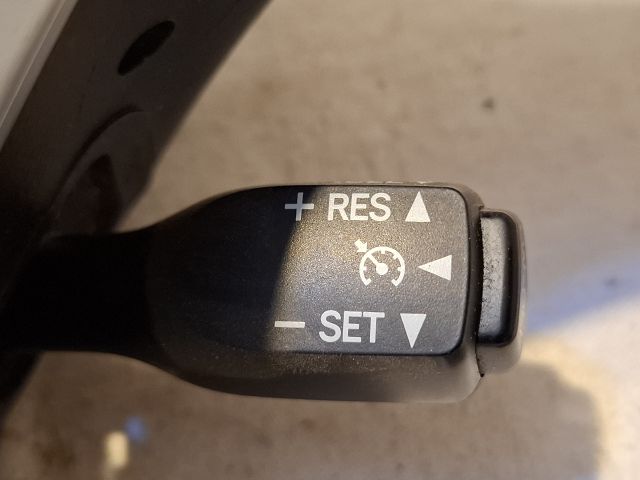 bontott TOYOTA VERSO Multikormány