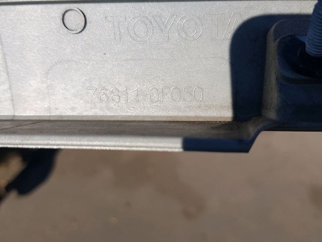 bontott TOYOTA VERSO Rendszámtábla Világítás Keret