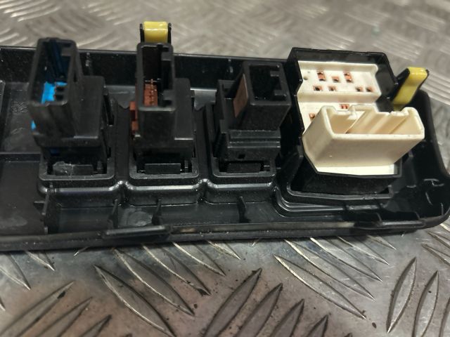 bontott TOYOTA VERSO Tükör Kapcsoló