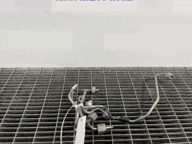 bontott TOYOTA VERSO Üzemanyagcső