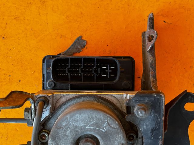 bontott TOYOTA YARIS ABS Kocka