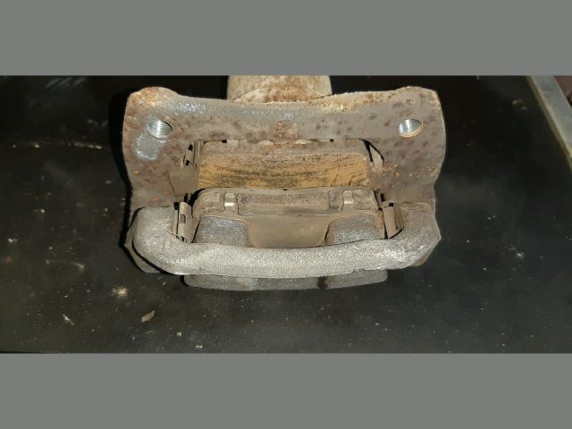 bontott TOYOTA YARIS Bal első Féknyereg Munkahengerrel