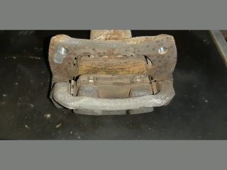 bontott TOYOTA YARIS Bal első Féknyereg Munkahengerrel