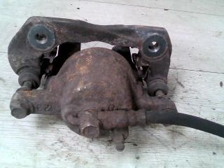 bontott TOYOTA YARIS Bal első Féknyereg Munkahengerrel