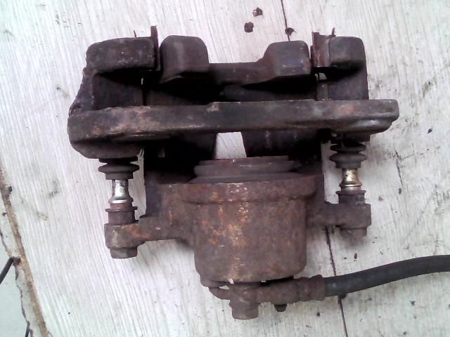 bontott TOYOTA YARIS Bal első Féknyereg Munkahengerrel