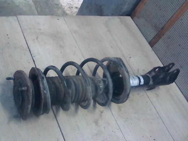 bontott TOYOTA YARIS Bal első Gólyaláb (Lengécsillapító, Rugó)