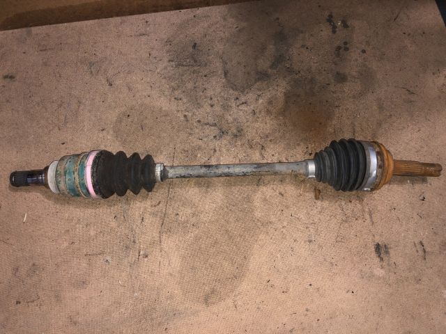 bontott TOYOTA YARIS Bal Féltengely