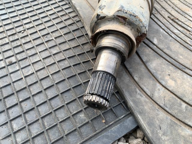 bontott TOYOTA YARIS Bal Féltengely