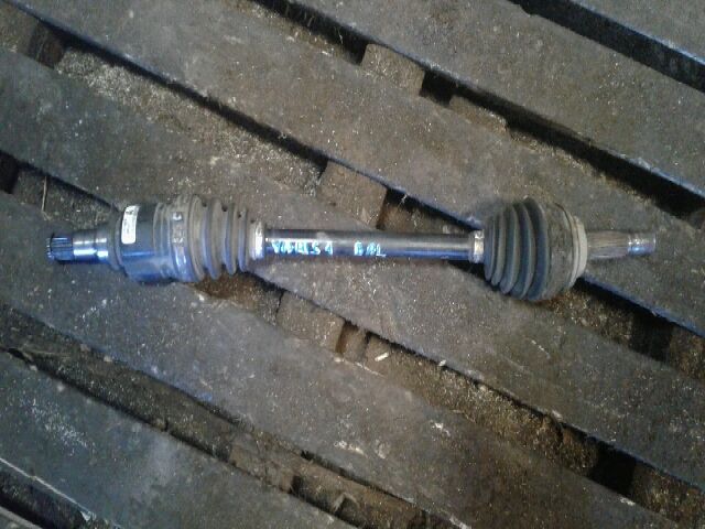 bontott TOYOTA YARIS Bal Féltengely