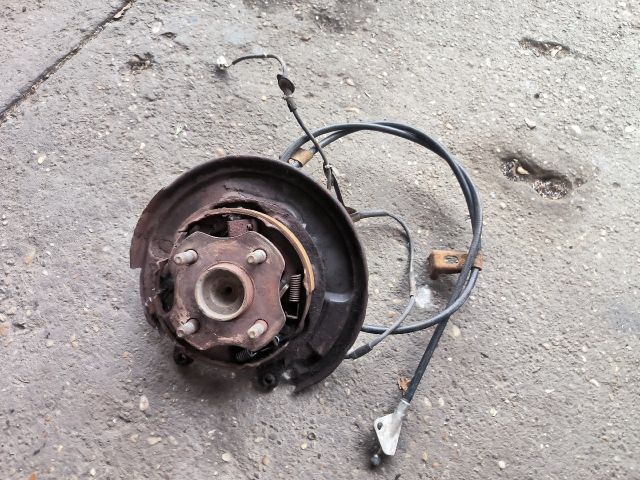 bontott TOYOTA YARIS Bal hátsó Kerékagy