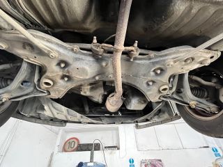 bontott TOYOTA YARIS Bal hátsó Lengéscsillapító