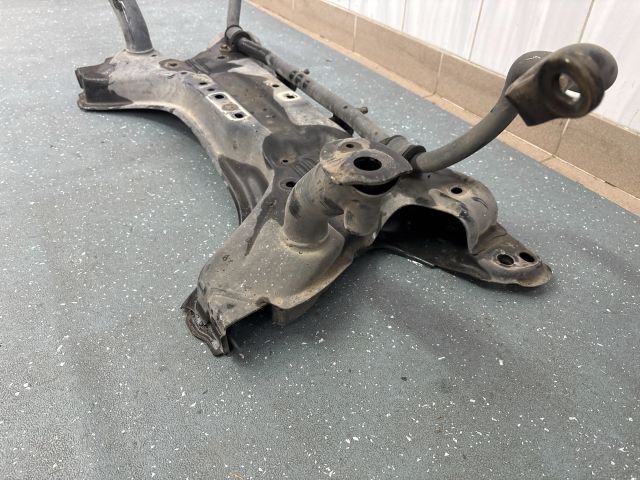 bontott TOYOTA YARIS Első Bölcső